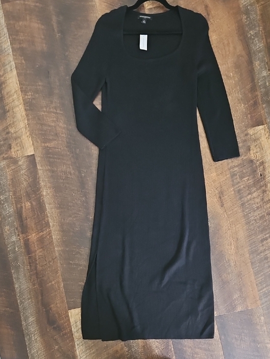 Banana Republic Factory Dresses & Skirts - NWT Banana republic Scoop-Neck Midi Dress